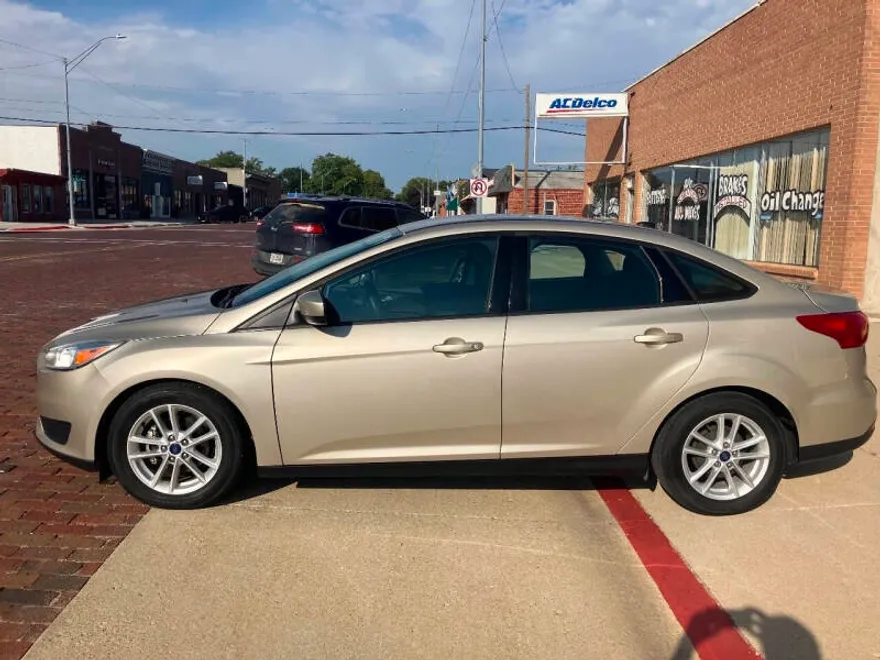 2018 Ford Focus SE photo 1