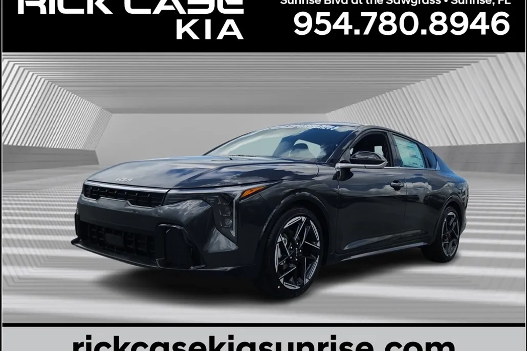 2025 Kia K4 GT-Line photo 1
