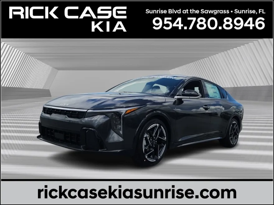 2025 Kia K4 GT-Line photo 1