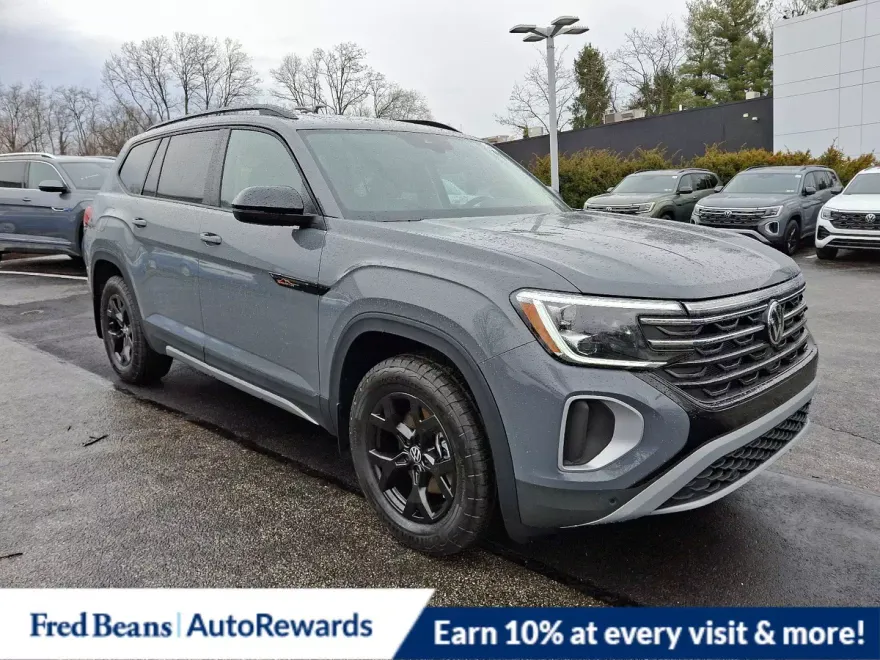 2025 Volkswagen Atlas Peak Edition SE photo 1