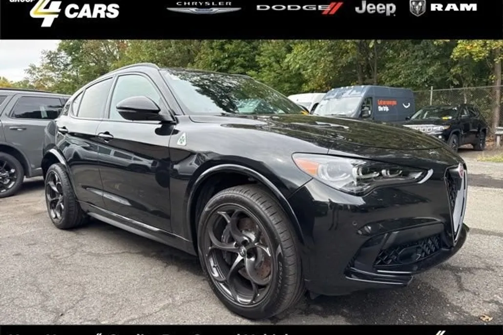 2024 Alfa Romeo Stelvio Quadrifoglio photo 1