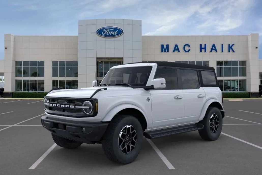 2025 Ford Bronco Outer Banks photo 1