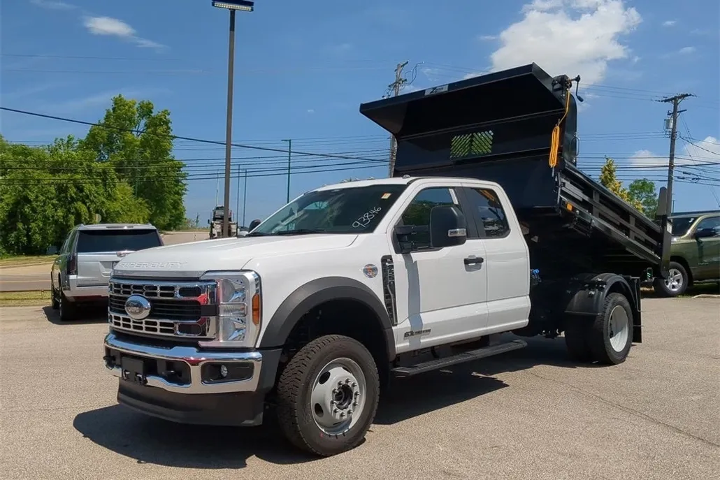 2024 Ford F-550 photo 1