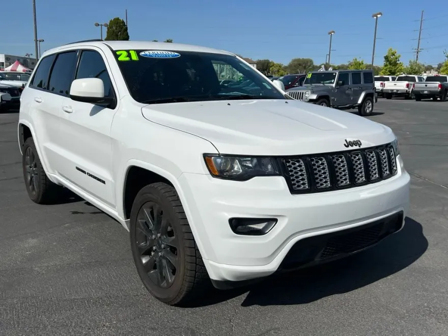 2021 Jeep Grand Cherokee Laredo X photo 1
