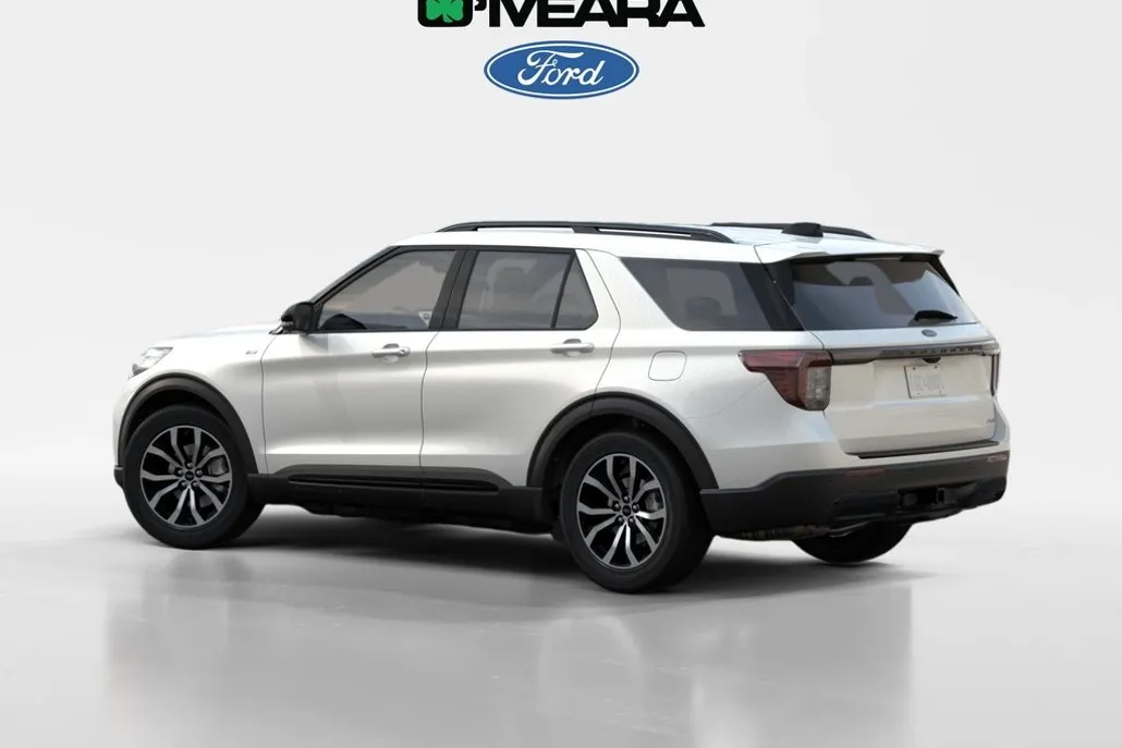 2025 Ford Explorer ST-Line photo 1