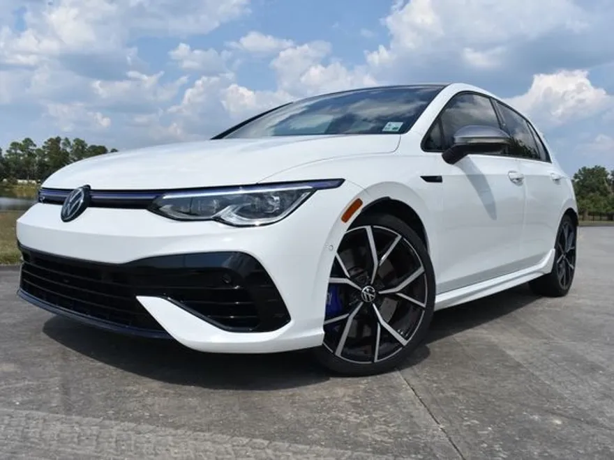 2024 Volkswagen Golf R photo 1