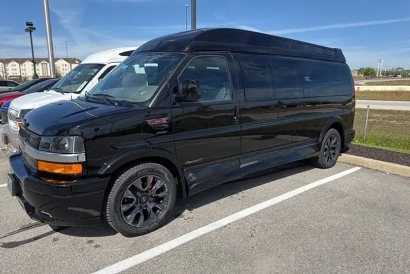 2025 Chevrolet Express Cargo 2500 Van photo 1