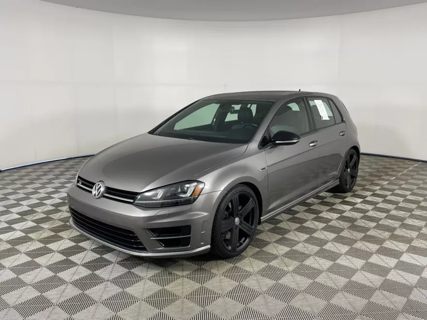2016 Volkswagen Golf R photo 1
