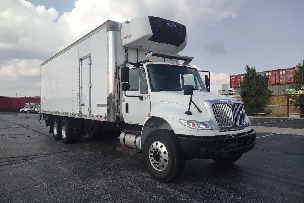 2018 International 4400 DuraStar 4400 photo 1