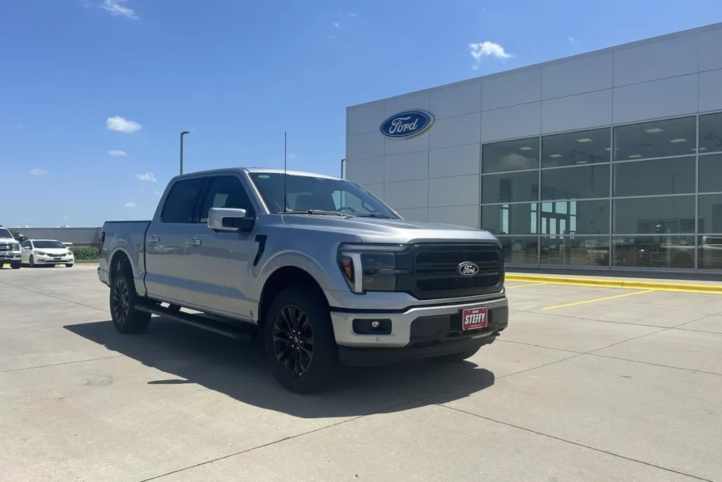 2025 Ford F-150 Lariat photo 1