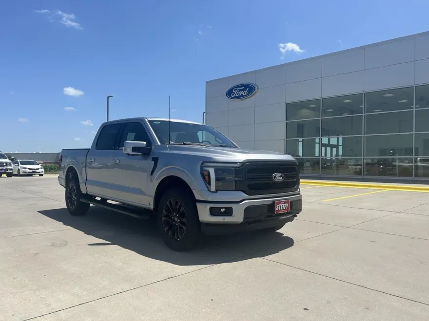 2025 Ford F-150 Lariat photo 1