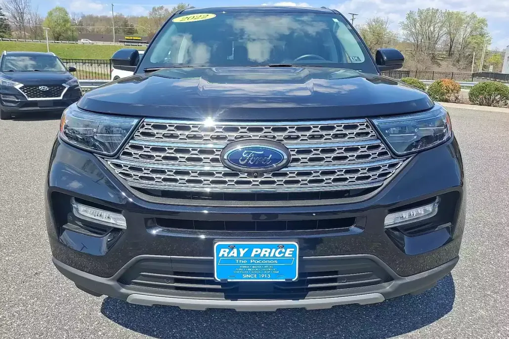 2022 Ford Explorer Limited photo 1