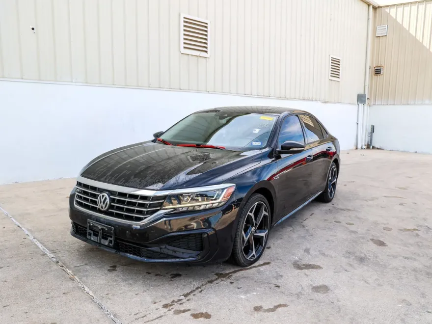 2020 Volkswagen Passat 2.0T R-Line photo 1