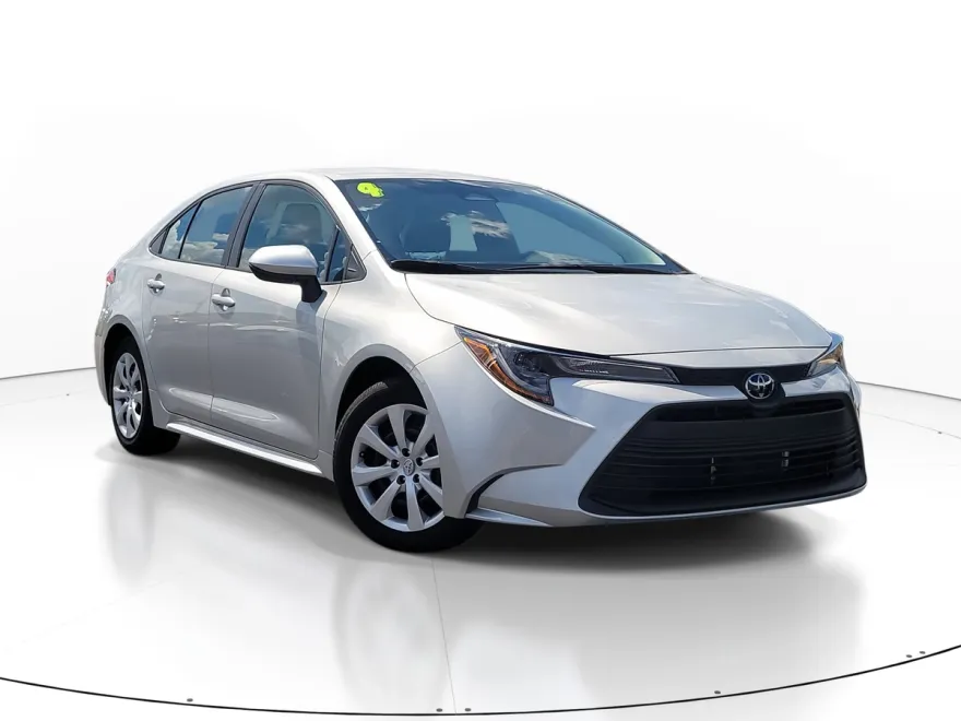 2024 Toyota Corolla LE photo 1