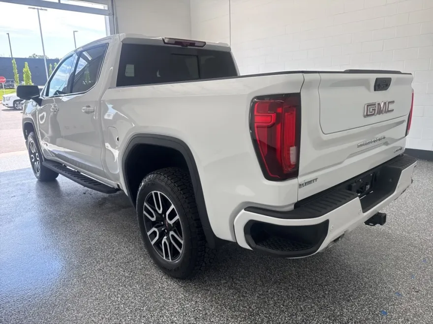 2024 Gmc Sierra 1500 AT4 photo 1