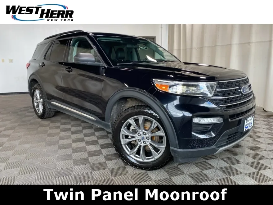 2022 Ford Explorer XLT photo 1