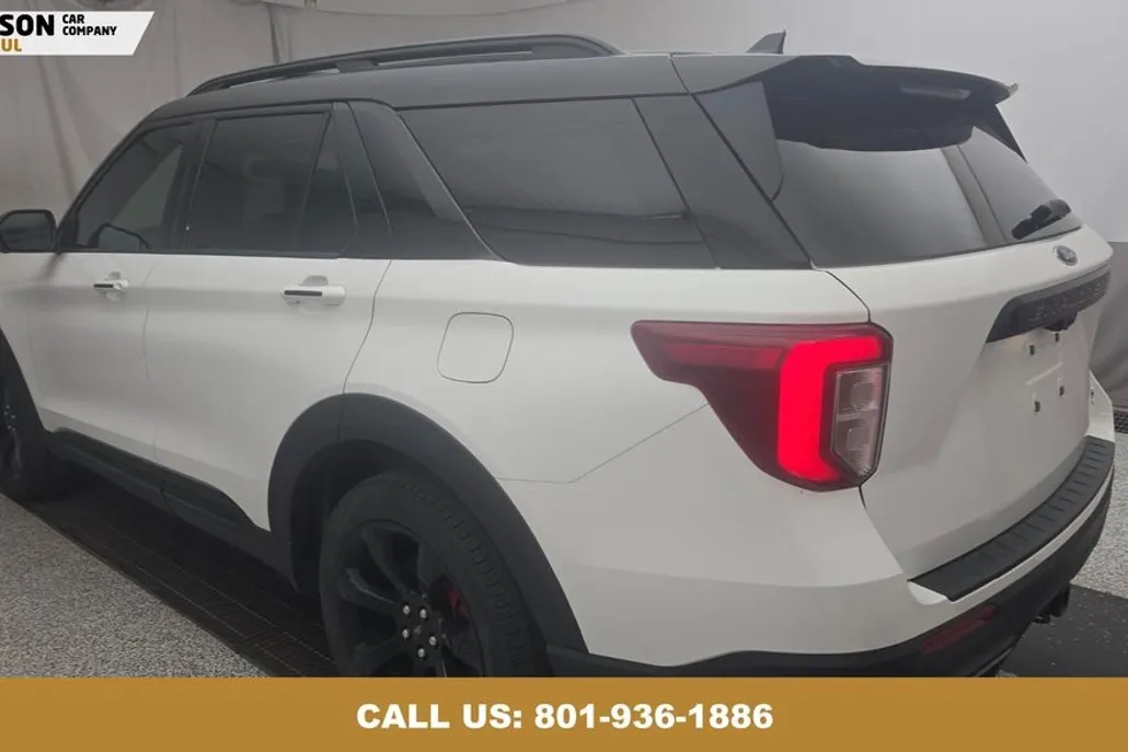 2021 Ford Explorer ST photo 1