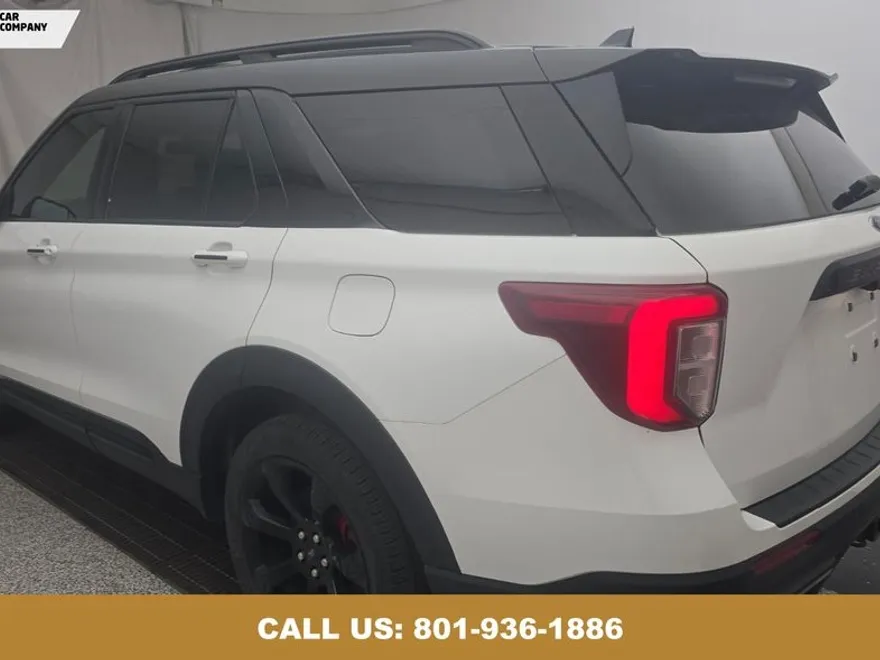 2021 Ford Explorer ST photo 1