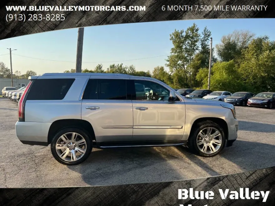 2018 Cadillac Escalade Luxury photo 1