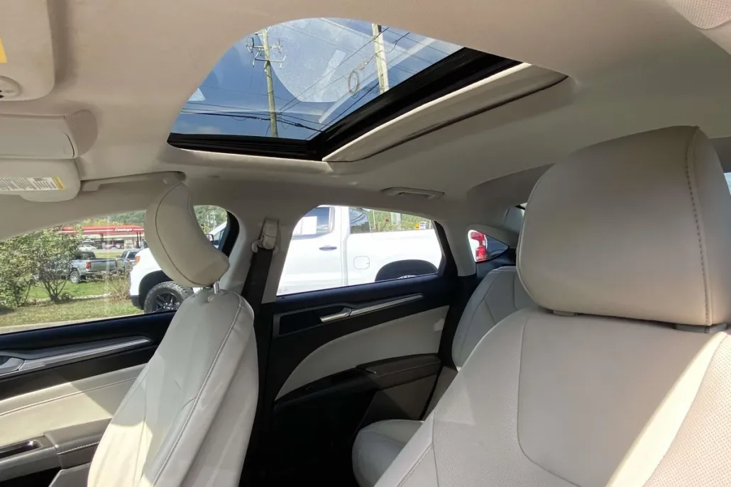 2016 Ford Fusion Titanium Hybrid photo 1