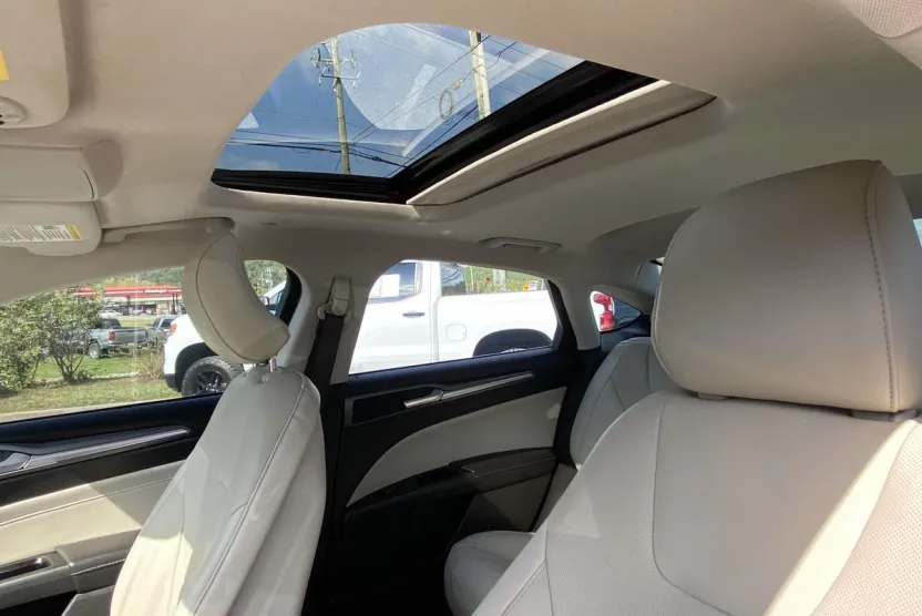 2016 Ford Fusion Titanium Hybrid photo 1