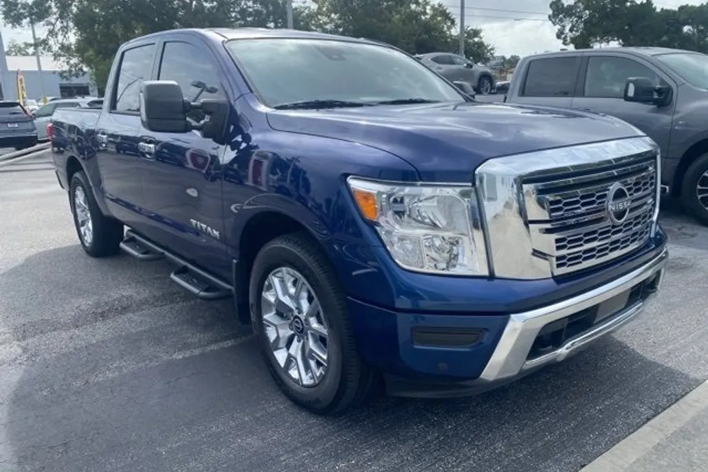 2024 Nissan Titan SV photo 1