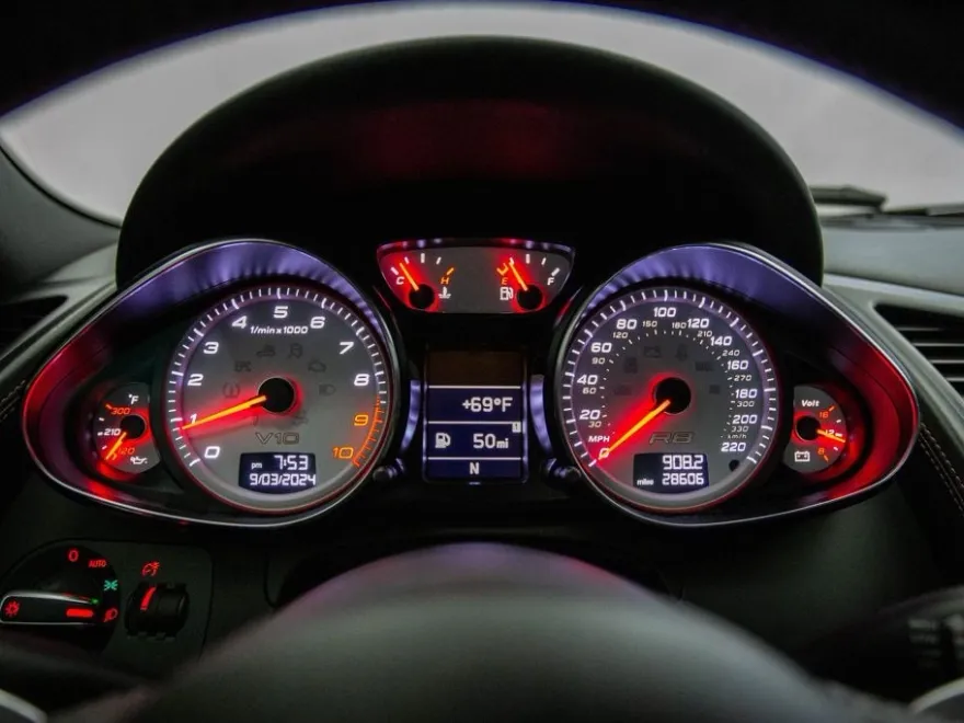 2011 Audi R8 5.2 photo 9