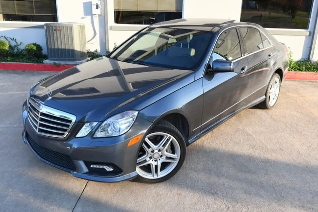 2011 Mercedes Benz E 550 photo 1