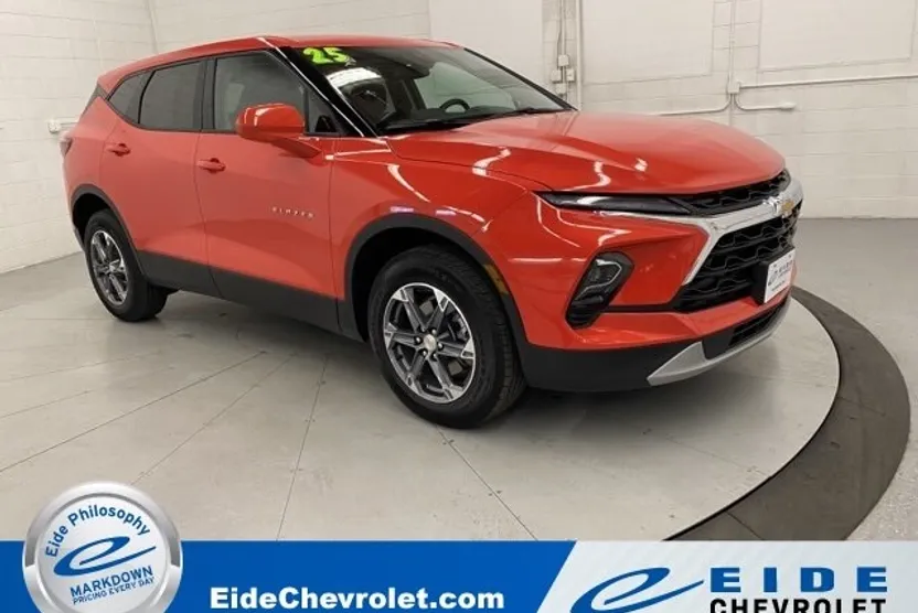 2025 Chevrolet Blazer 2LT photo 1
