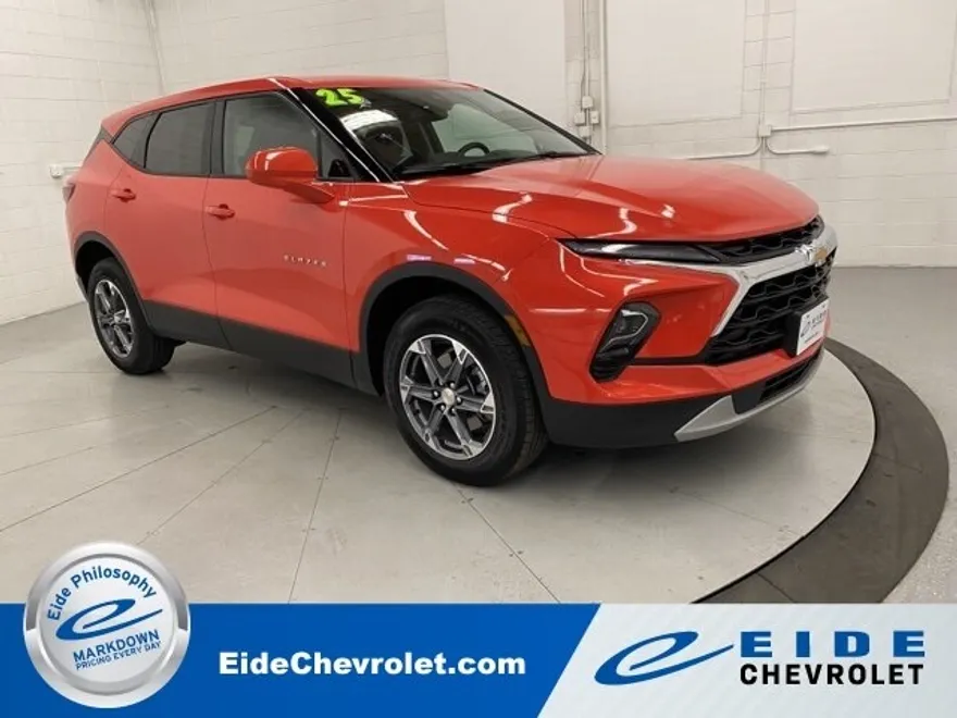 2025 Chevrolet Blazer 2LT photo 1