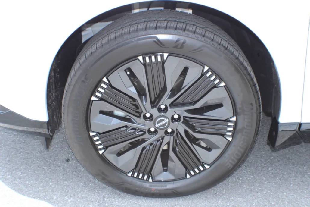 2025 Nissan Murano Platinum photo 1