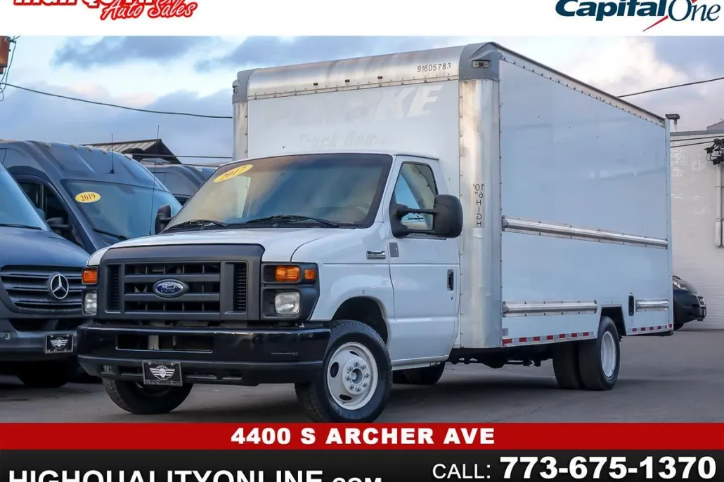 2017 Ford E-350 photo 1