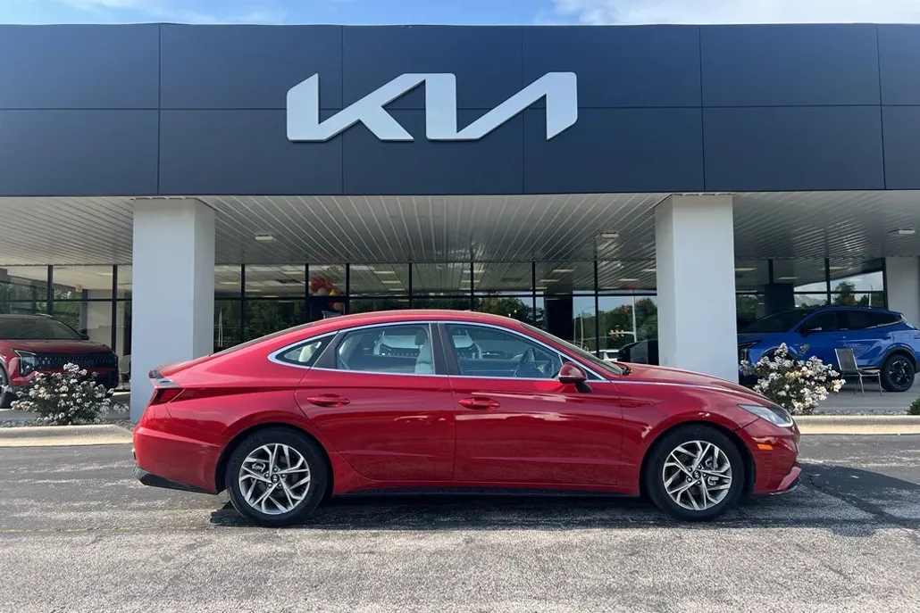 2023 Hyundai Sonata SEL photo 1