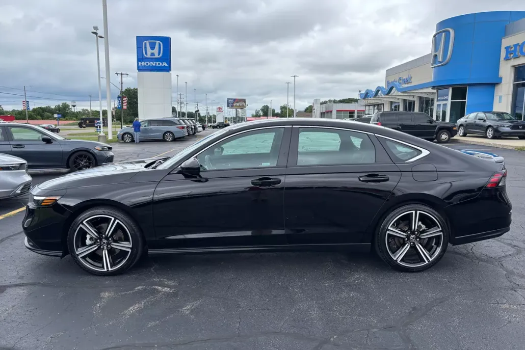2023 Honda Accord Hybrid Sport photo 1