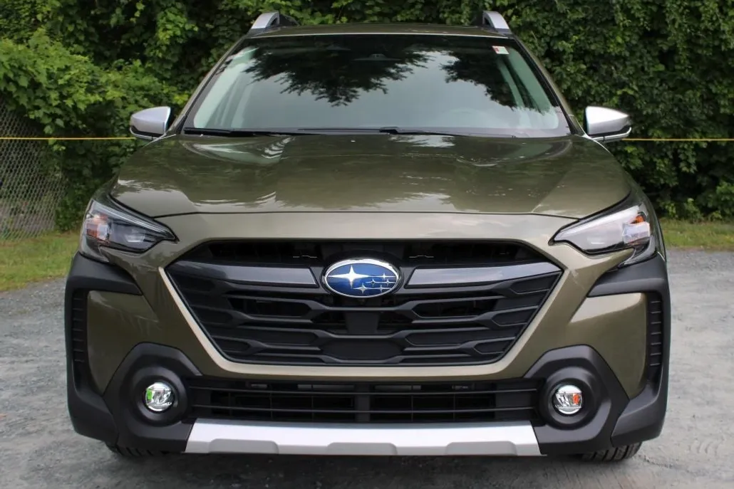 2025 Subaru Outback Touring XT photo 1