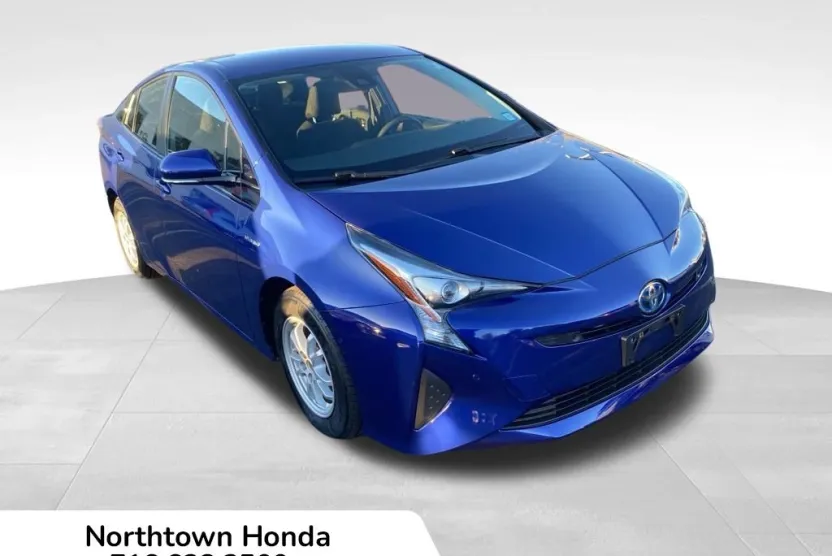 2018 Toyota Prius Two photo 1