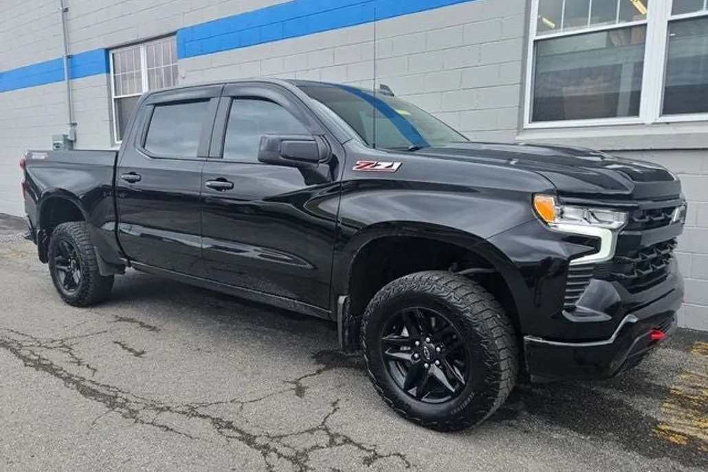 2023 Chevrolet Silverado 1500 LT Trail Boss photo 1