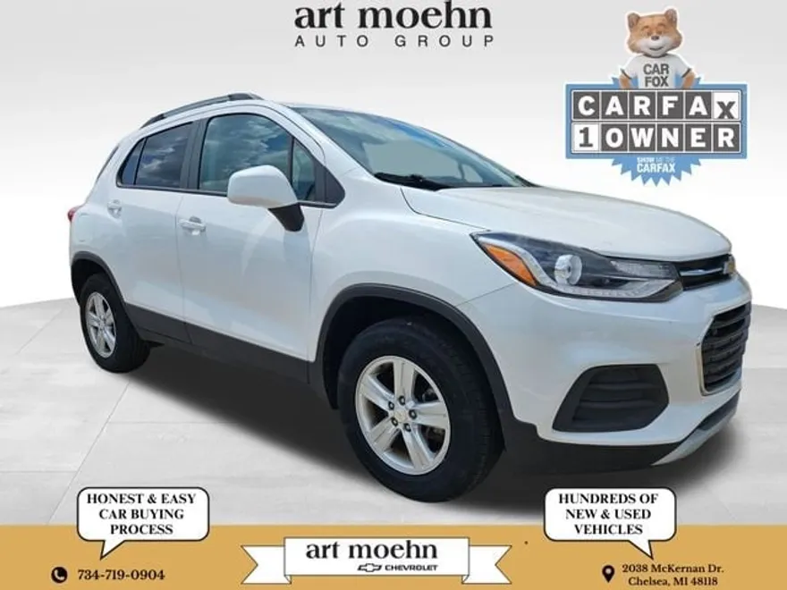 2022 Chevrolet Trax LT photo 1