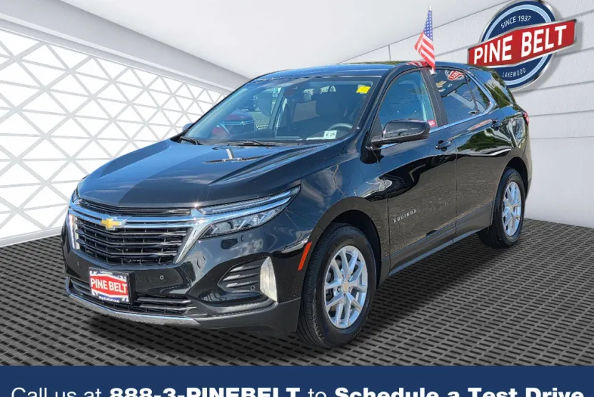 2023 Chevrolet Equinox LT photo 1
