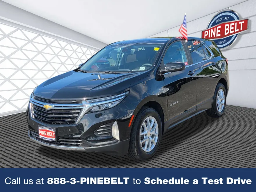 2023 Chevrolet Equinox LT photo 1