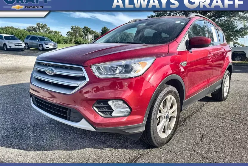 2019 Ford Escape SEL photo 1