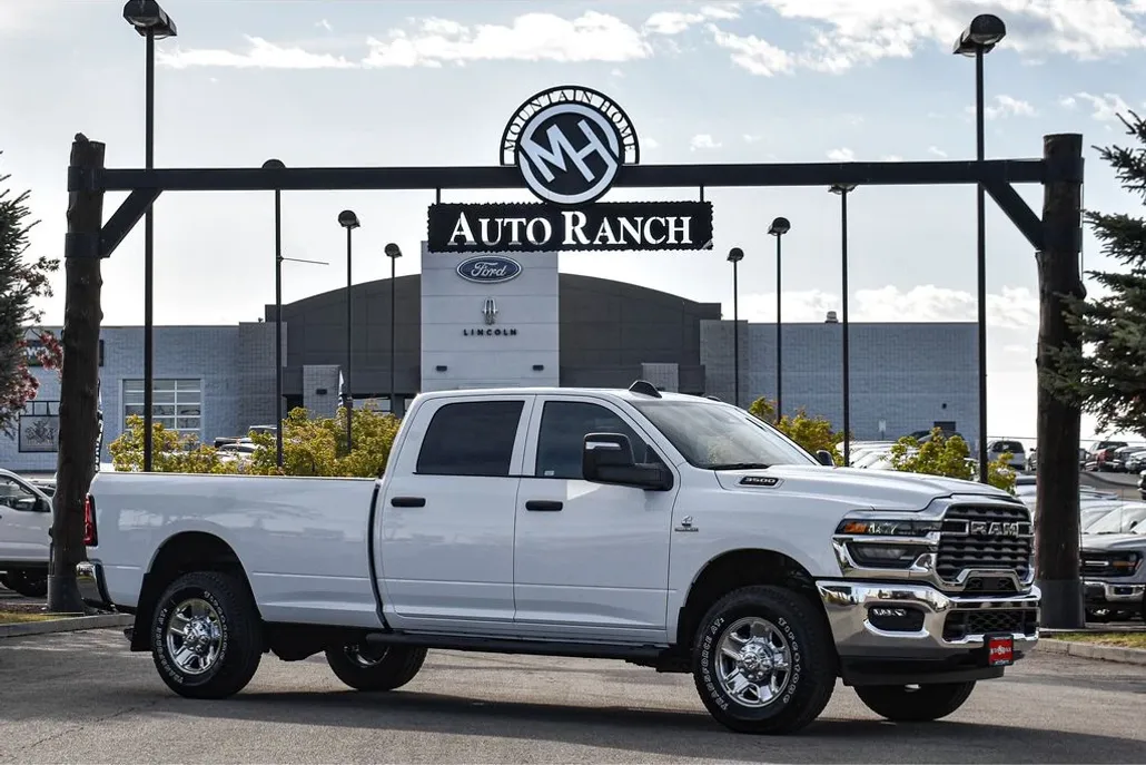 2025 Ram 3500 Tradesman photo 1