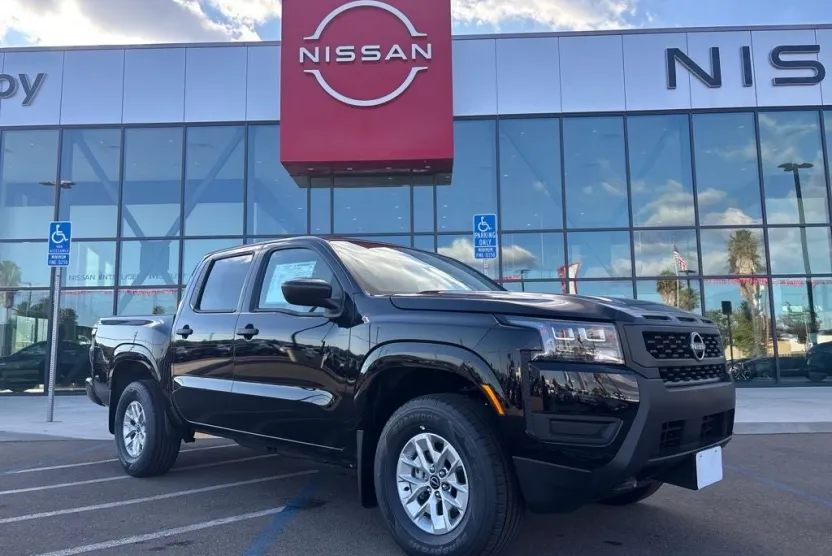 2026 Nissan Frontier Crew Cab S photo 1