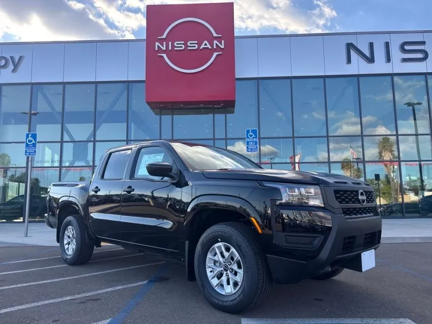 2026 Nissan Frontier Crew Cab S photo 1