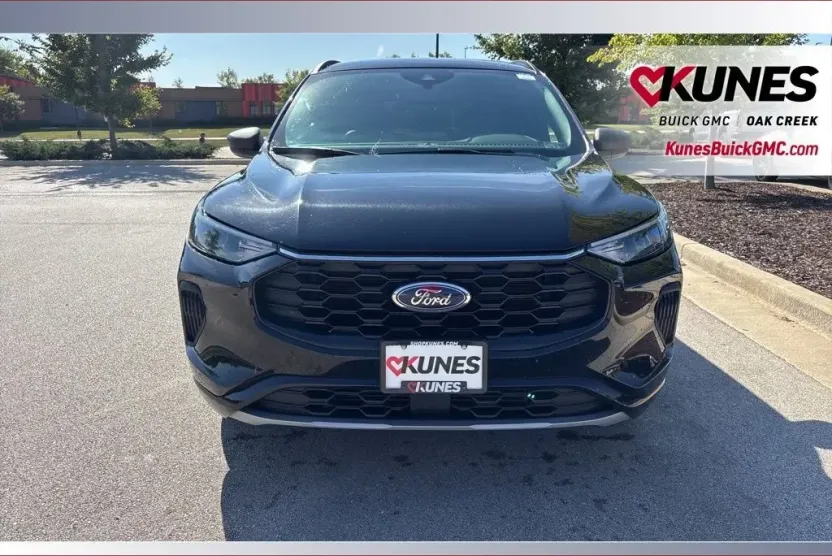 2024 Ford Escape ST-Line photo 1