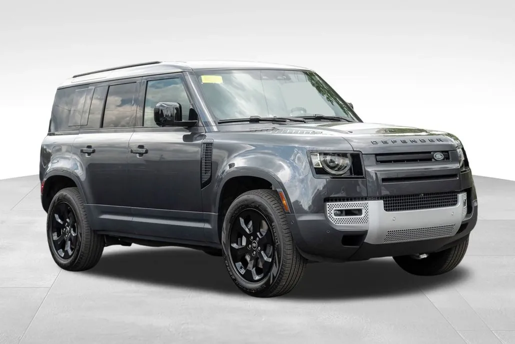 2025 Land Rover Defender 110 S photo 1