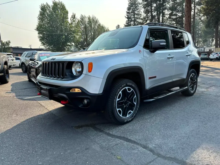 2016 Jeep Renegade Trailhawk photo 1
