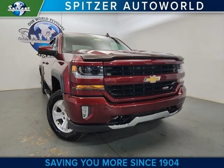 2017 Chevrolet Silverado 1500 LT photo 1
