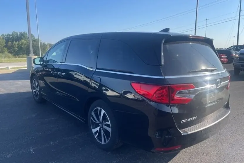 2018 Honda Odyssey Elite photo 1