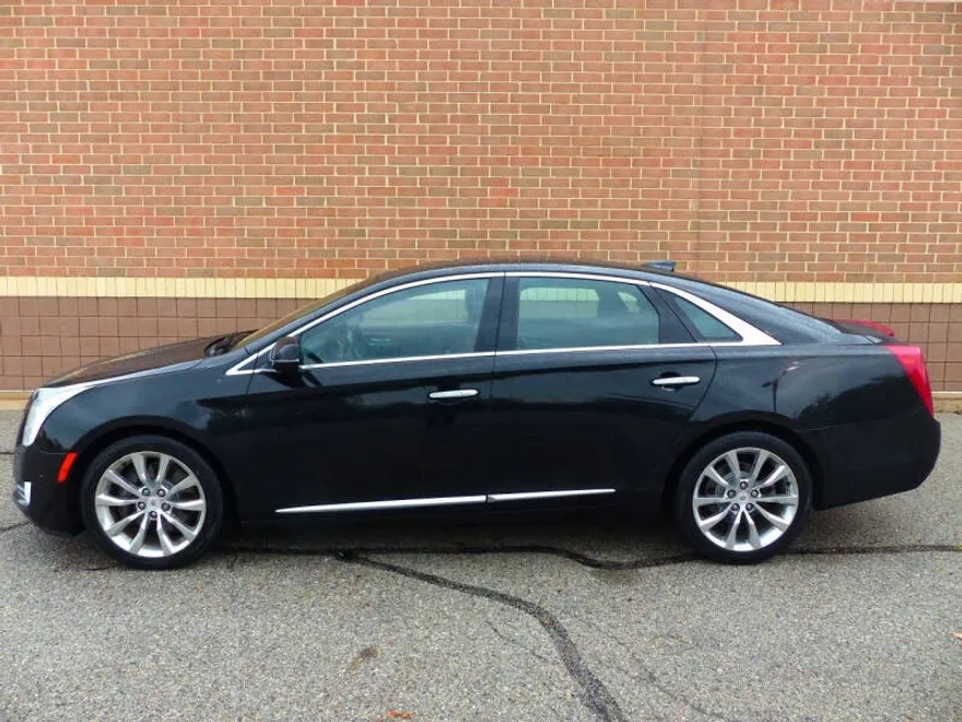 2017 Cadillac XTS Luxury photo 1